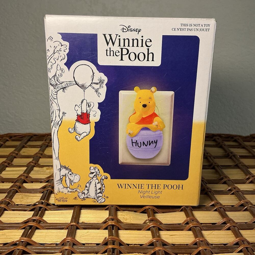 New Disney WINNIE THE POOH NIGHT LIGHT - HUNNY